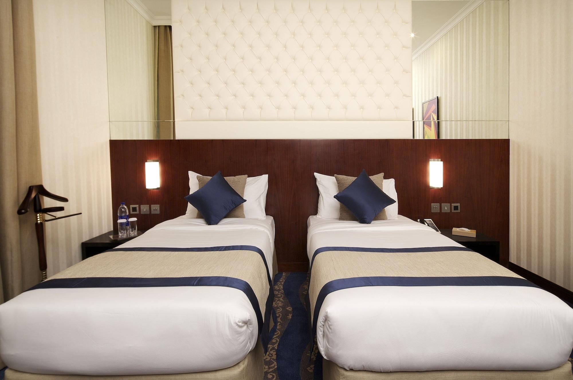 Raviz Center Point Hotel Dubai Exteriör bild