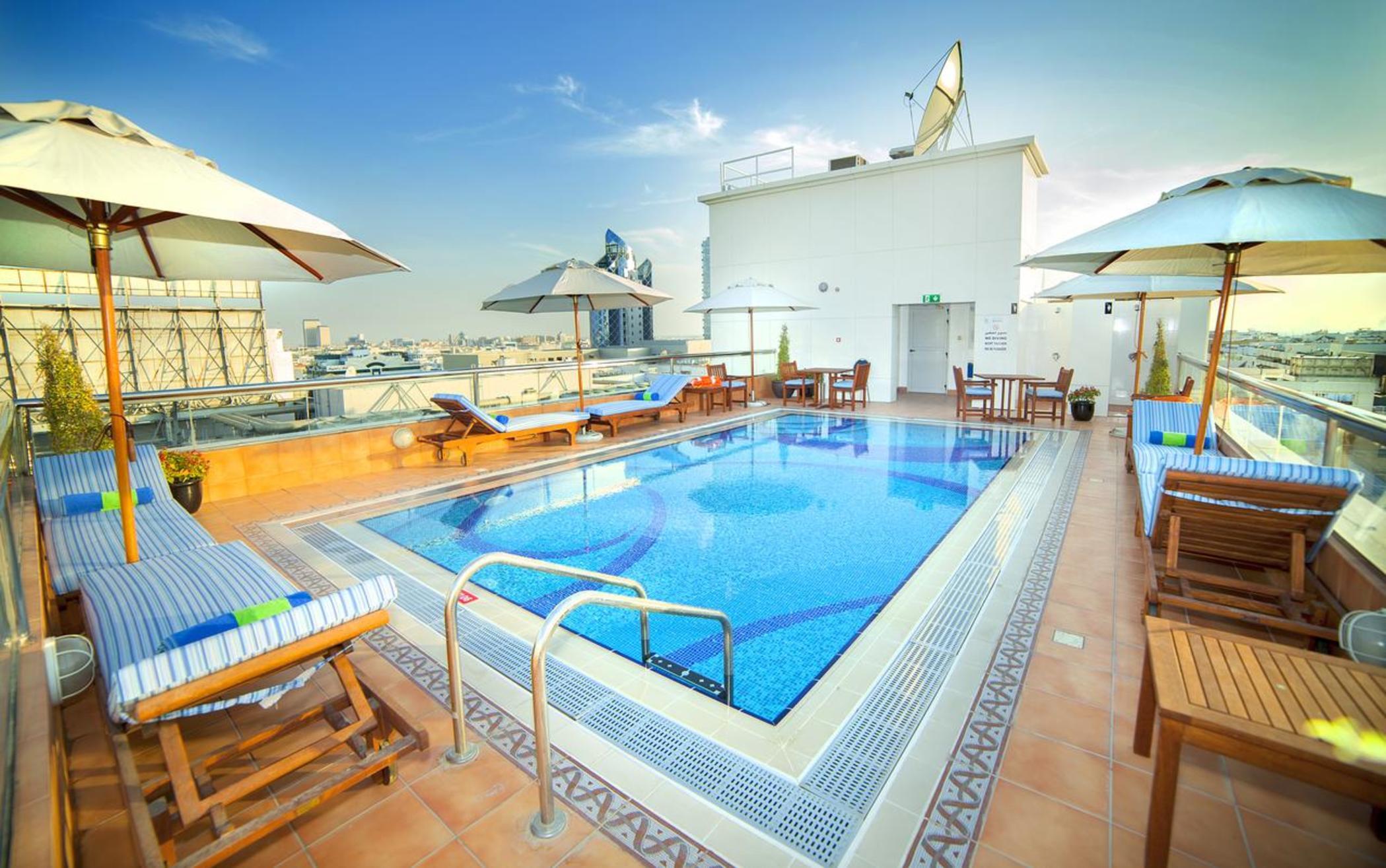 Raviz Center Point Hotel Dubai Exteriör bild