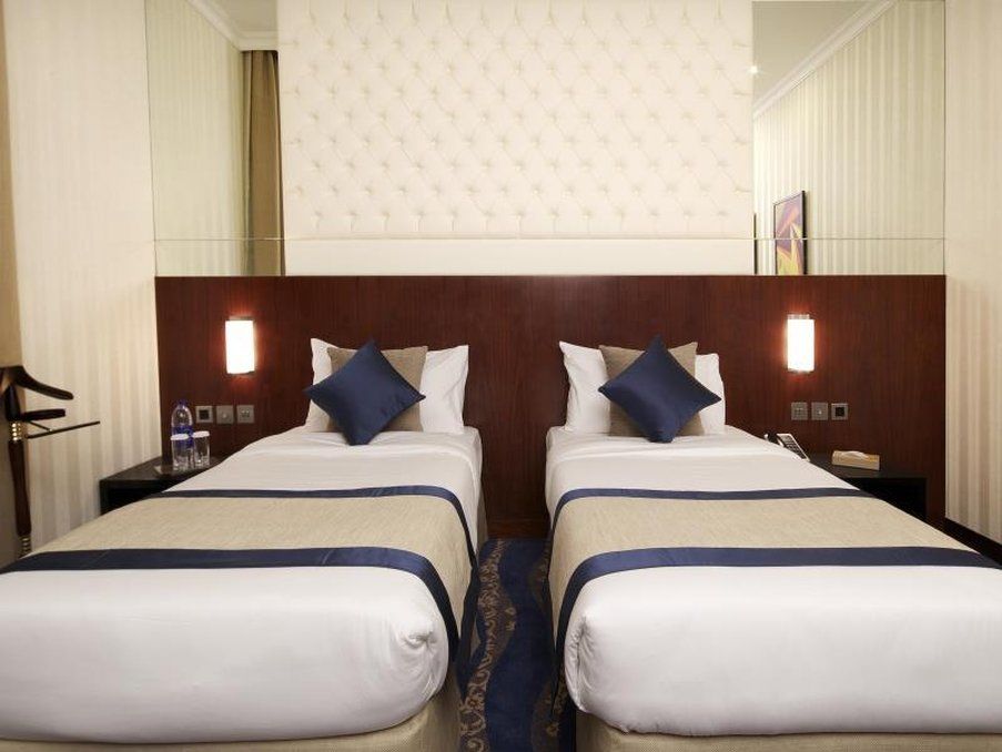 Raviz Center Point Hotel Dubai Exteriör bild