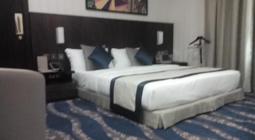 Raviz Center Point Hotel Dubai Exteriör bild
